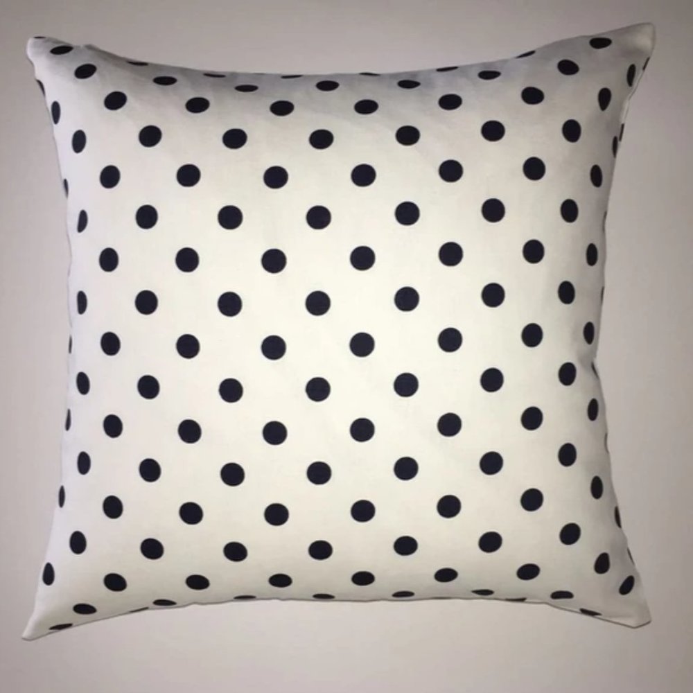 CasaMía Oxygen Black/White Dots Pillow Cover - NWT